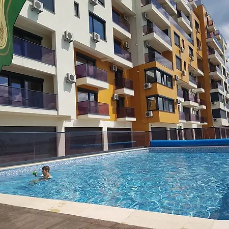 Apartman Yka Holiday 2 *