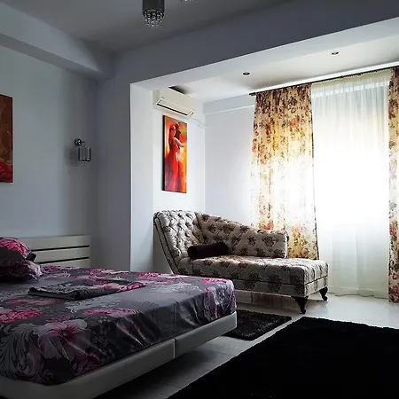Apartman Yka Holiday 2 *